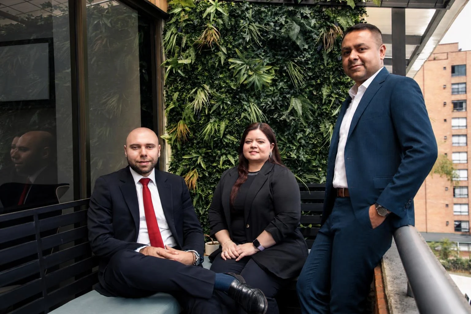 Los socios de Efficia: Luis Gabriel Hernández, Daniela Ángel y Johan Flórez